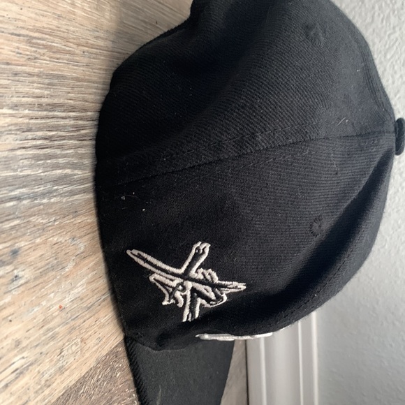 Hat - Picture 3 of 4